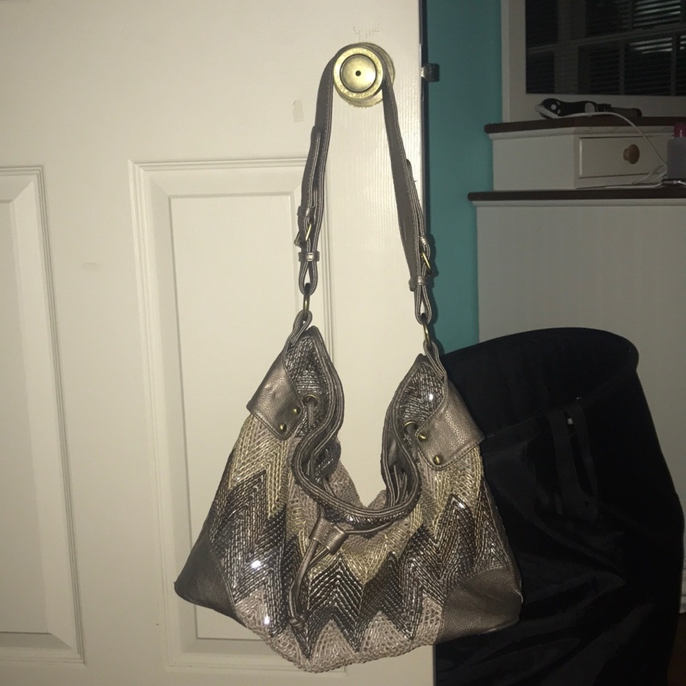 Beautifully shimmery bucket bag